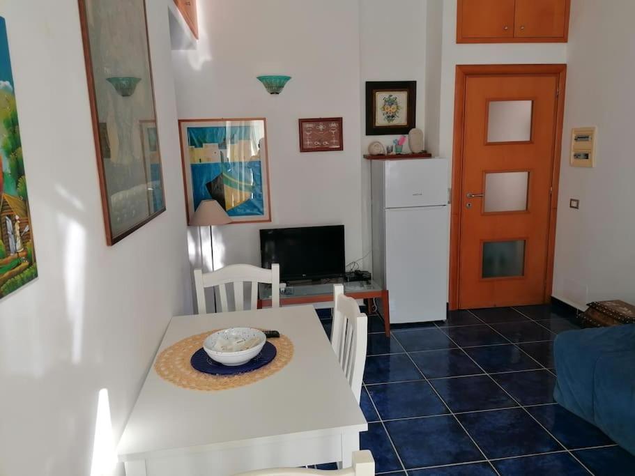 Grazioso Appartamento A Ischia Zona Pilastri Exterior foto